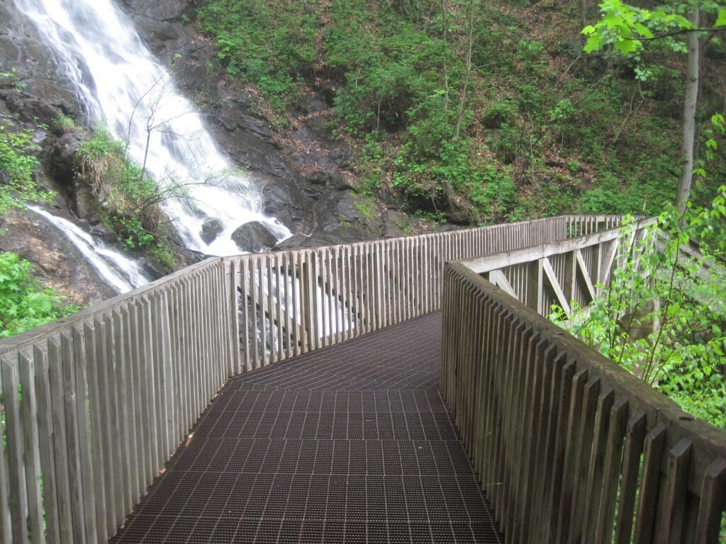 The stone arch marking the start of the Appalachian Trail Approach Trail at Amicalola Falls
