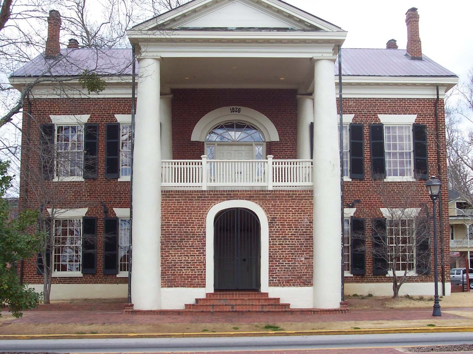 Dahlonega Gold Museum courthouse building on the public square